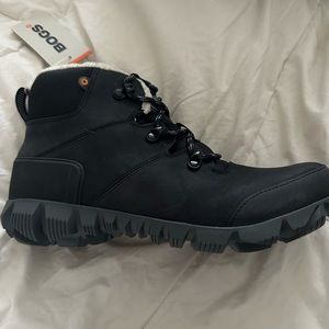 Bogs Women's Arcata Urban Leather Boot - mid